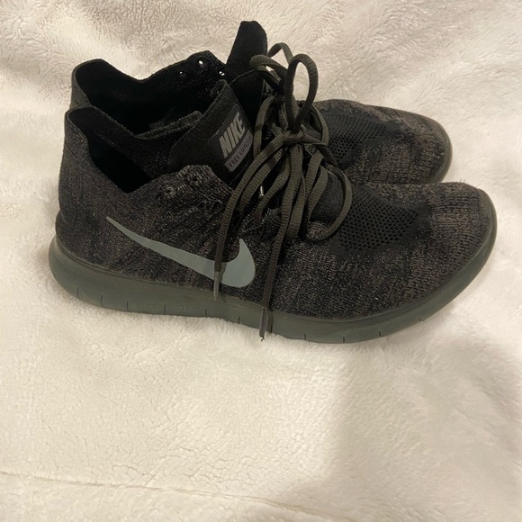 Nike Other - Nike Dark green flyKnit free rn